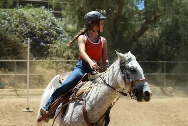5 reasons horseback riding lessons are amazing for kids